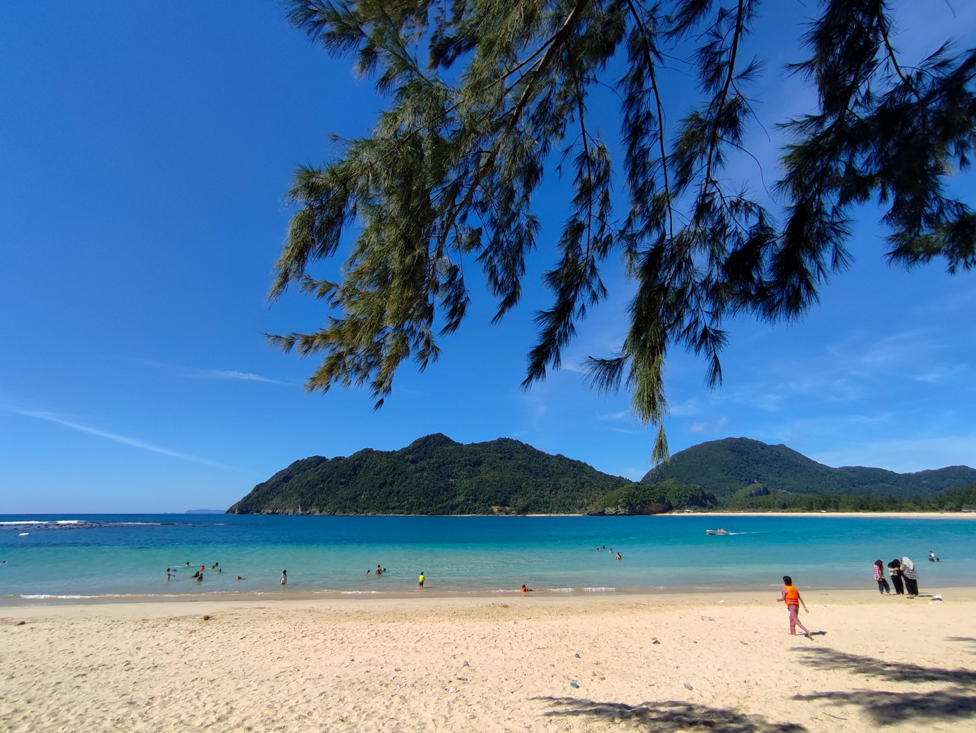 Pantai Lampuuk Aceh: Surga Tersembunyi di Ujung Barat Indonesia