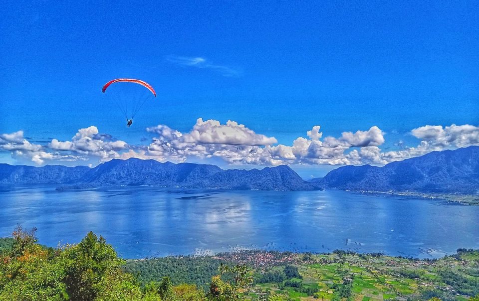 Puncak Lawang: Pesona Alam dan Petualangan di Maninjau