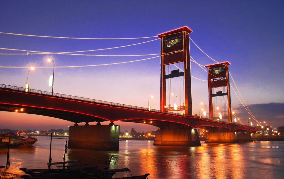 Cerita Rakyat dan Sejarah di Balik Jembatan Ampera