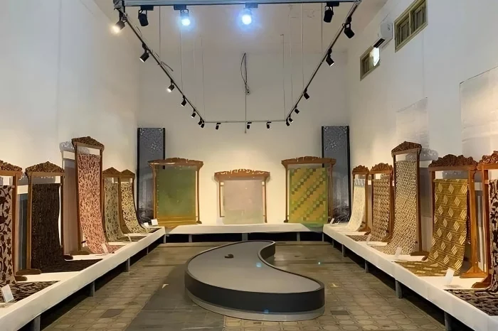 Sehari di Kota Batik Pekalongan: Itinerary Wisata Budaya, Kuliner, dan Belanja Batik Klasik