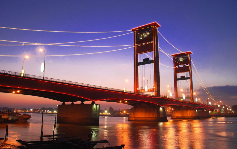 Palembang Kini: Kota Tua, Jembatan Ampera, dan Dinamika Bisnis Modern