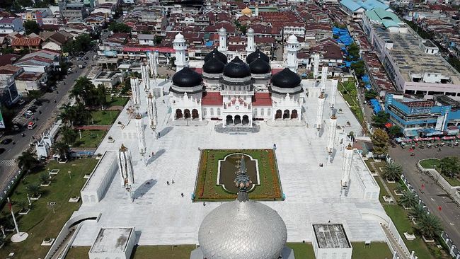Wisata Religi dan Sejarah di Bumi Serambi Mekkah