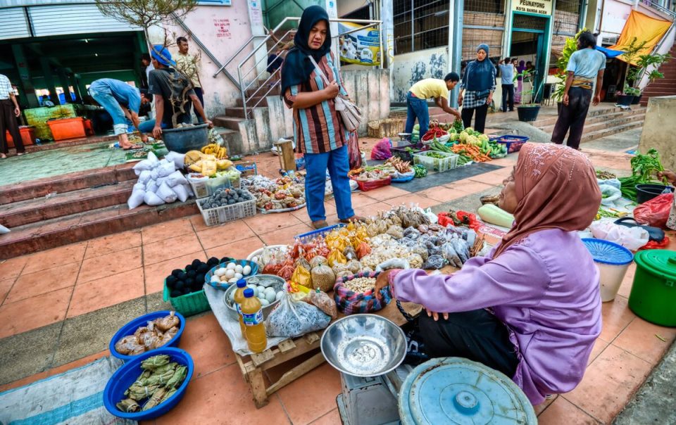 🕌 Ritme Pagi di Tanah Rencong: Menyusuri Tradisi Kopi dan Pasar Subuh di Banda Aceh