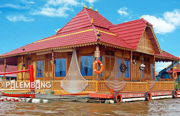 Mengintip Kehidupan Komunitas Rakit di Sungai Musi yang Hampir Punah