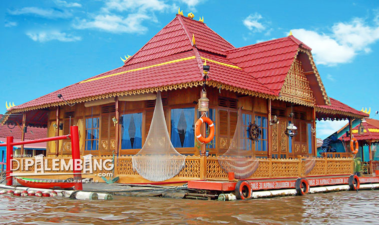 Mengintip Kehidupan Komunitas Rakit di Sungai Musi yang Hampir Punah