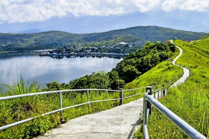 Waena dalam Denyut Kehidupan Jayapura: Edukasi, Alam, dan Budaya Papua