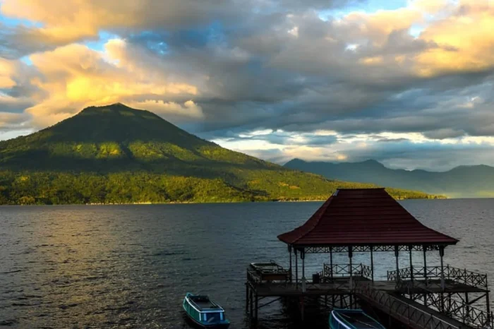 Wisata Alam Palembang dan Sekitarnya: Menyusuri Sungai Musi hingga Keindahan Danau dan Hutan Rawa