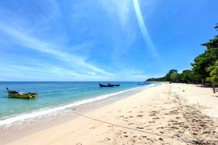 Hidden Gem Aceh: Pantai Sepi yang Lebih Indah dari yang Viral