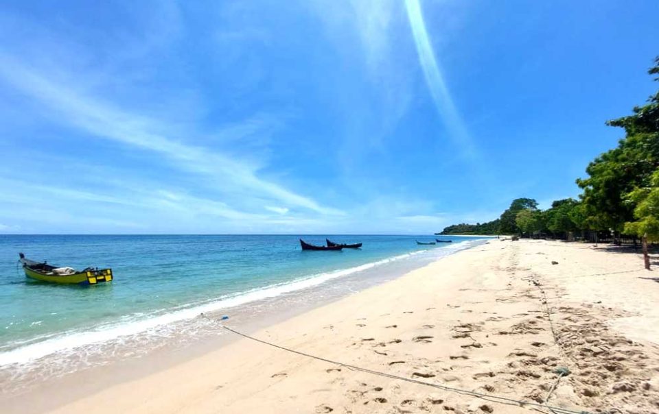 Hidden Gem Aceh: Pantai Sepi yang Lebih Indah dari yang Viral