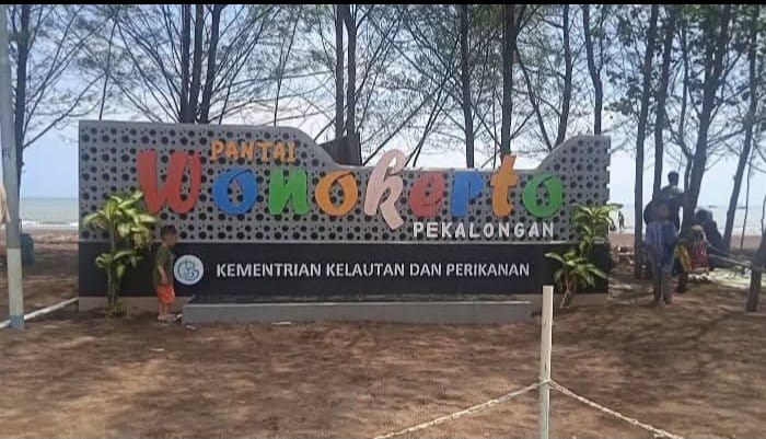 7 Pantai Pekalongan Terbaik untuk Menikmati Sunset yang Menakjubkan Tahun 2026